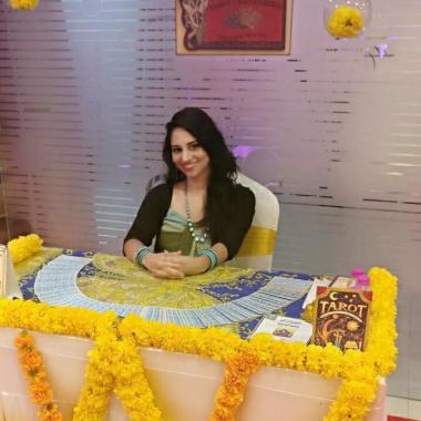 Tarot Reader Mirelle