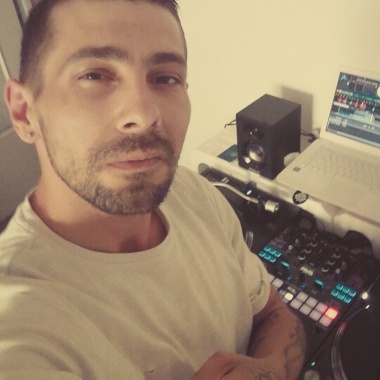 Dj Brixit