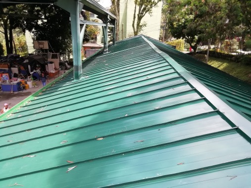 Instalación de cubierta de colegio en Envigado