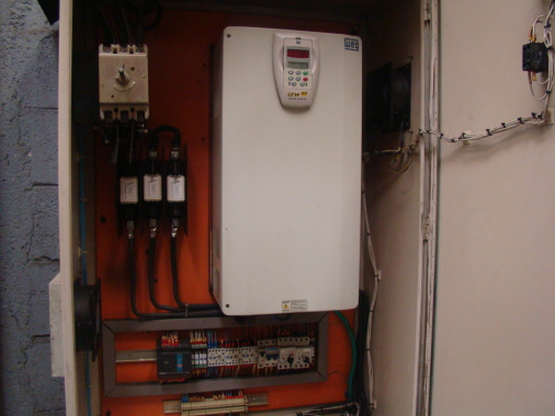 quadro com inversor de frequência da centrífuga
