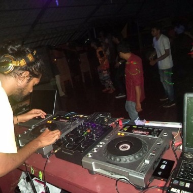 Dj Roshan