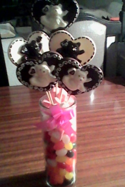 Arreglo de chocolates y culebritas
