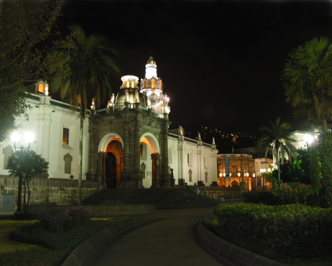 Iglesia de la Catedral en la Plaza de la Independencia