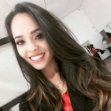 Cirurgiã Dentista - Clinico Geral E Odontopediatra