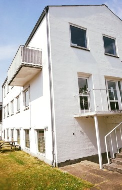 Find det hvide hus på smedeholm i Herlev