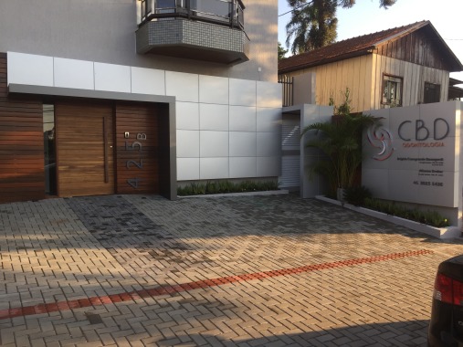 Consultorio com estacionamento própio