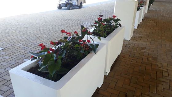 JARDINERAS DE HORMIGON ARMADO  60X60X120CM