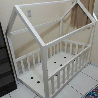 Os pequenos também merecem um móvel planejado especialmente para eles! Berço-Cama Montessoriano em MDF Branco ✅ 