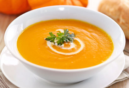 Ma fameuse soupe de courge,au gingembre lait de coco et coriandre fraîche!!miam!!Bien réchauffante..