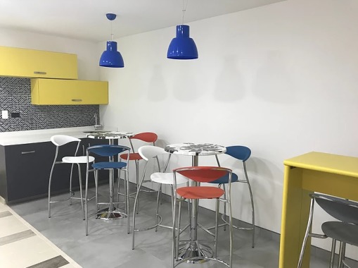Diseño, obra civil y amoblamiento cafeteria corporativa