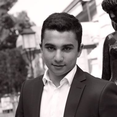 Benjamin- Baby Sitter- Coursier-Livreur