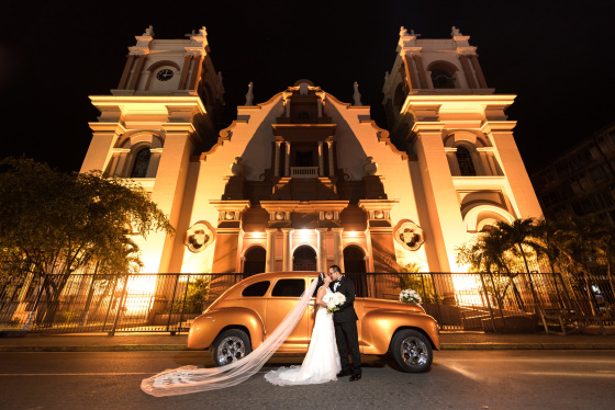 Fotografia tomada frente a la Catedral de San Pedro Sula, Honduras