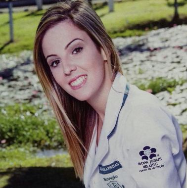 Meu nome é Ana Paula sou nutricionista clínica e esportiva