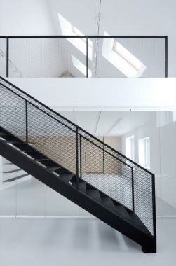 Escadas Metálicas para Lojas e Comércios...