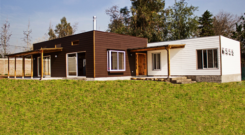 Casa llaves en mano 70 M2 2 dormitorios, 2 baños, living comedor y cocina americana, terrazas techadas, instalación de kit completo fosa séptica.

Constructora Videla Spa es una empresa familiar, dedicada principalmente a la construcción de casas, galpones, bodegas y quinchos en terrenos de nuestros clientes.

Nuestros valores agregados como empresa son:
- Tiempos de construcción en promedio por una casa de 120 m2 llaves en mano 45 días corridos 
- La construcción está compuesta por Radier de hormigón armado H20 certificado, Metalcom, siding fibrocemento, piso flotante calidad alemán desde 8mm o cerámico, baños con artefactos y cerámicos a muro.
- Construimos en todo Chile
- El proyecto es completamente a medida del cliente, modificando planos interiores, fachada, colores exteriores, cantidad de dormitorios y baños.
- Proyectos incluyen Calefont ionizado de 10 litros, puerta de seguridad de acero o pino Oregón, mueble lavaplatos doble instalado.

Para mayor informacion nos puede contactar a:
Info@constructoravidela.cl o +56 9 61714608
O puede Reservar Visita en casa piloto de Melipilla con 1 día de antelación