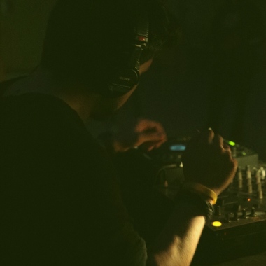Dj