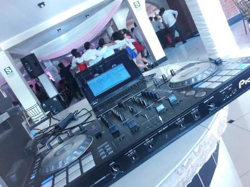Celebraciones matrimoniales cumpleaños sociales y comerciales
