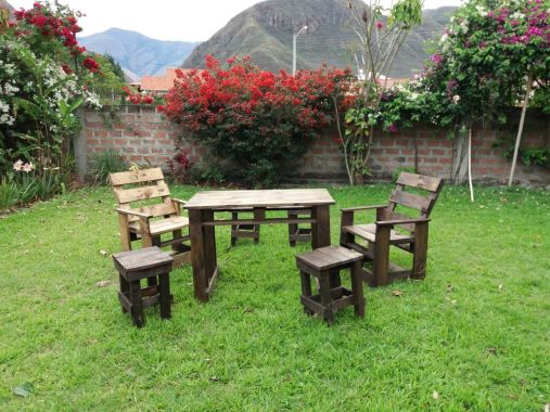Renueva tu jardín con MUEBLES de pallets