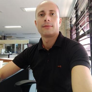 Massoterapeuta Éverton Rodrigues