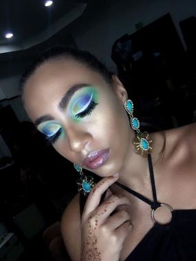 MAQUILLAJE GLAM FULL COLOR