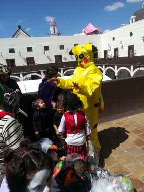 Día del niño, disfraz de “pikachu”