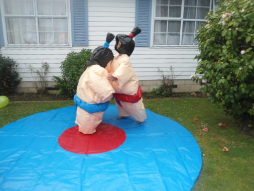 Costumes de Sumo pour enfants et adultes.
