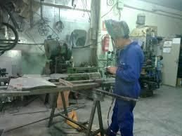 Taller en donde se fabrican las piezas para luego ser montadas en terreno