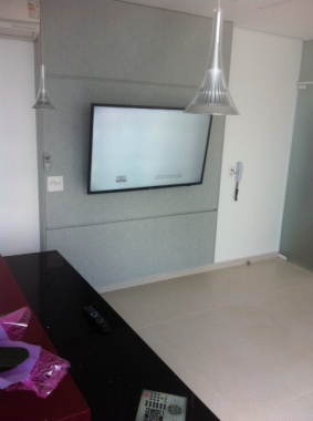 Instalação de TV's com extensores de até 60 metros do cabo HDMI. Use o mesmo decodificador da TV a cabo ou satélite para sua área gourmet.