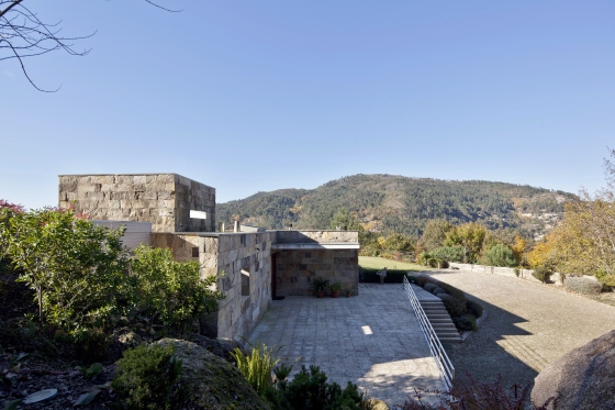 Moradia na barragem da Caniçada, Gerês, Portugal