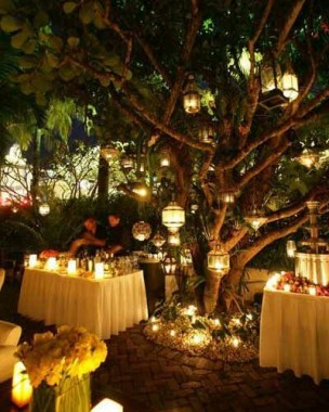 dekorasi pernikahan dengan tema garden rustic