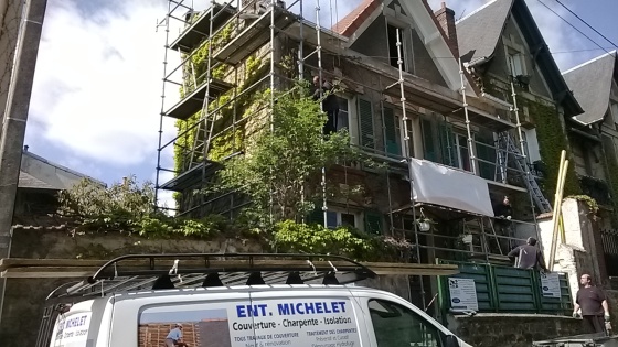 Échafaudage  et mis en sécurité  du chantier