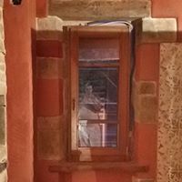 Bagno in tonachino rosso a calce Prato