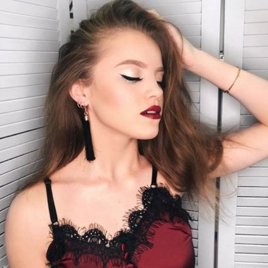 Turning Heads Makeup & Hairstyling