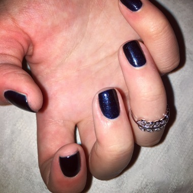 Pose de vernis semi-permanent CND Shellac
