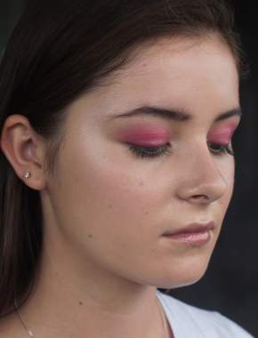 Dewy pink look