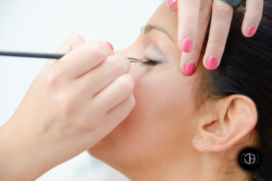 Préparation de la mariée, Maquillage