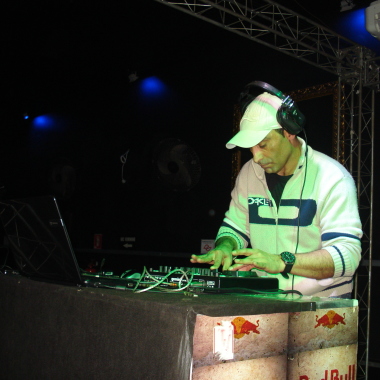 Dj