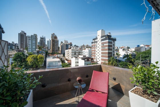 Apartamento de solteiro. Projeto de design de interiores realizado em parceria com a arquiteta Eveli Balen Forcelini.