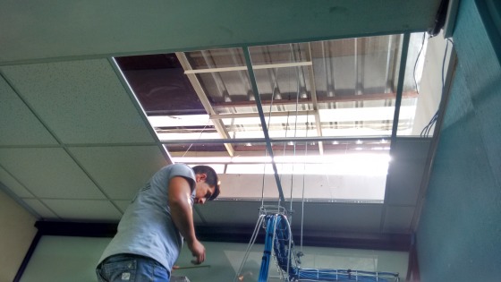 instalación de cielo reticulado