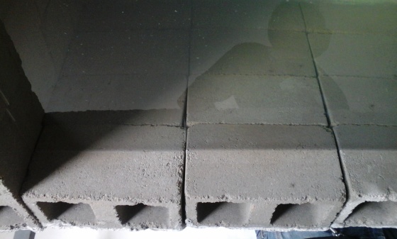 tanque de bloco de concreto revestimento somente pelo lado externo