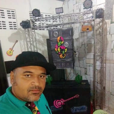 Rádio De Pilha Sonorização E Iluminação