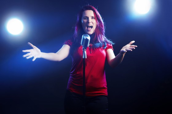 Votre coach vocal Cynthia Colombo-Jacky, vous propose une formation de chant qui correspond à vos besoins et vos envies, de manière personnalisée