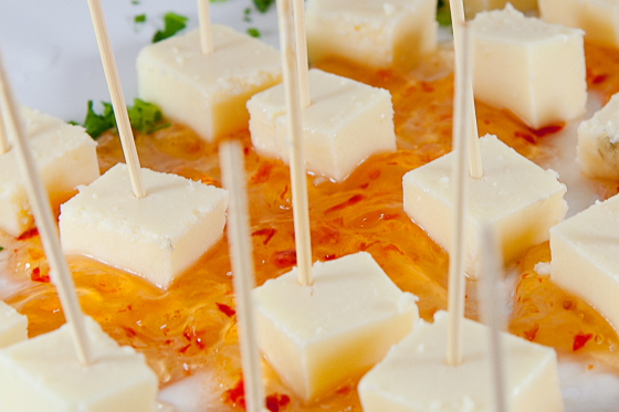 Queijo Coalho com Geléia de Pimenta