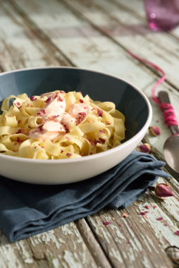 Tagliatelles à la crème de rose