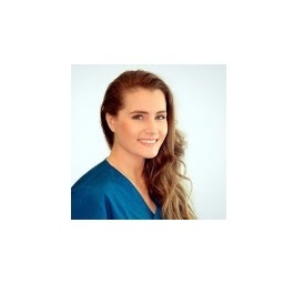 Dra. Stephanie Stone. Cirujano Dentista.