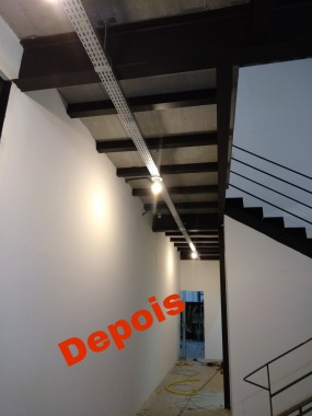 Infra em eletrocalha para passagem de cabo.