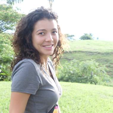 Colombiana Honesta En Accion 