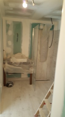 Préparation de la salle de bain