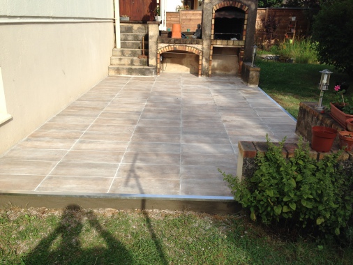 terrasse avec carrelage