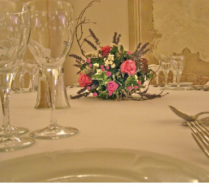 Mariage .décoration de table  
Château de Berne  .Var